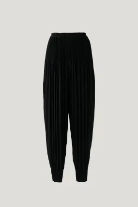 Black Pleated Tapered Trousers