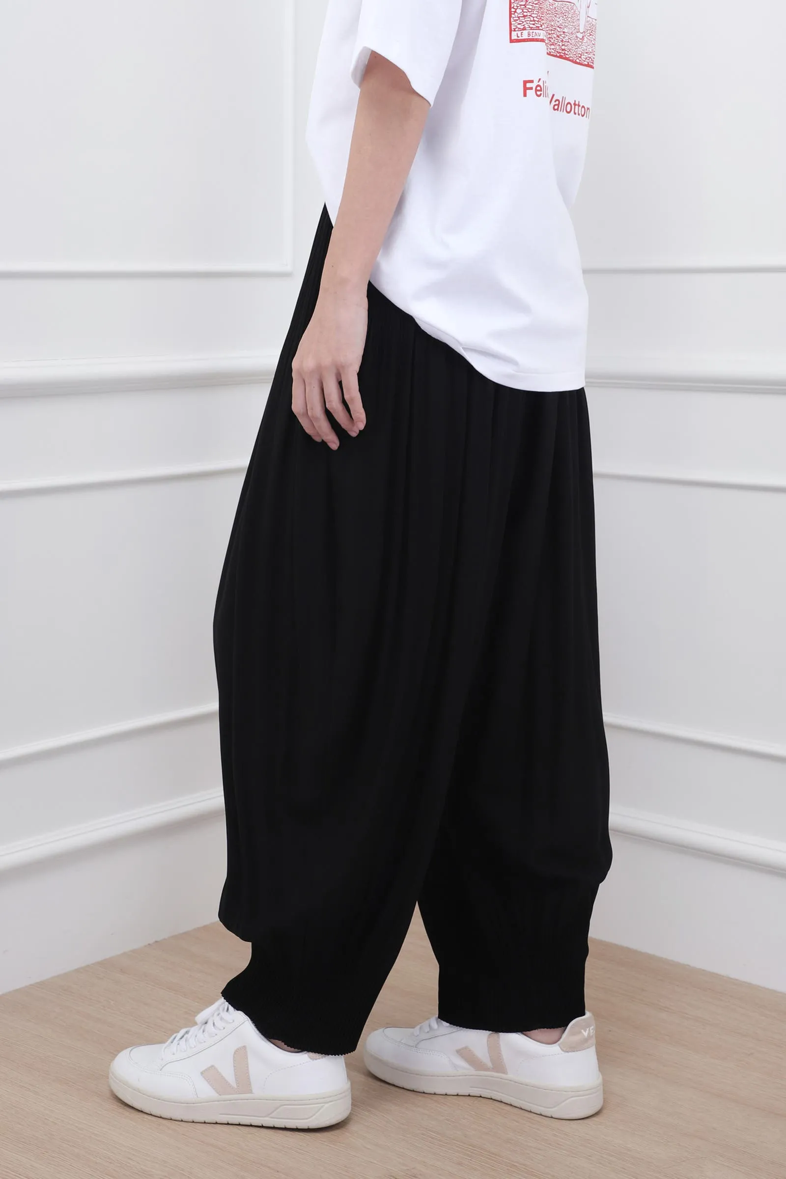 Black Pleated Tapered Trousers