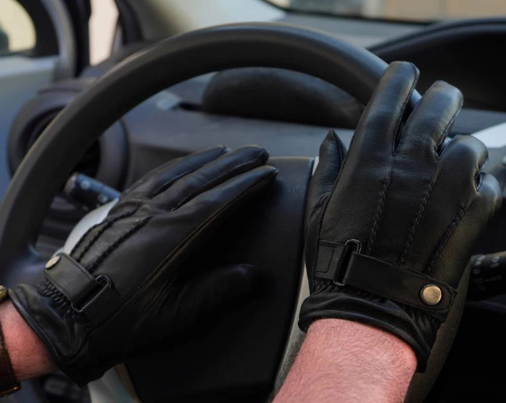 Mens Driving Black Lined Belted Leather Gloves