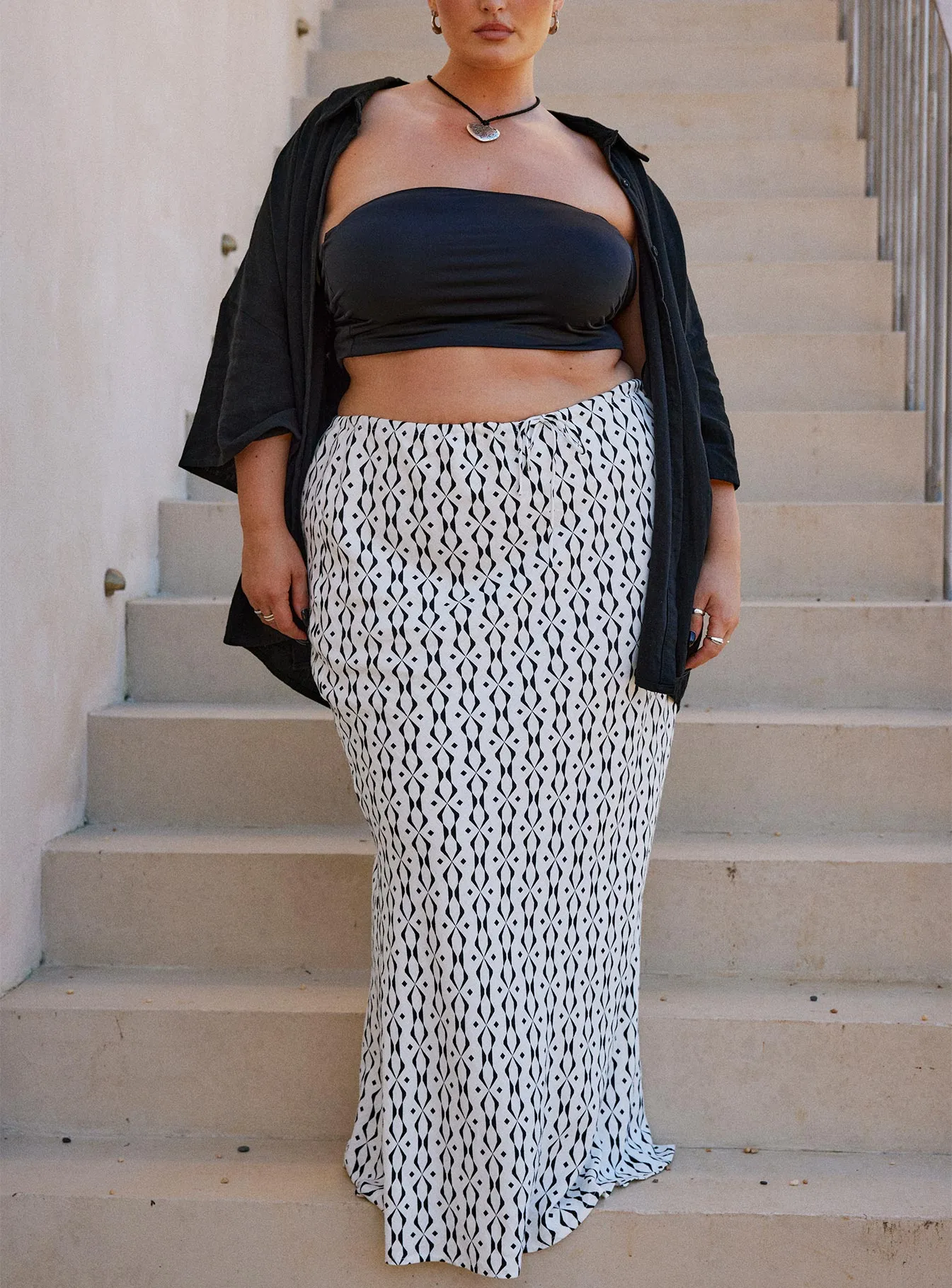 Mercer Linen Blend Maxi Skirt Black / White Curve