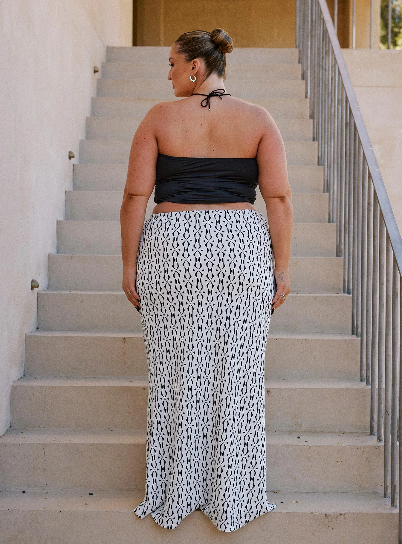 Mercer Linen Blend Maxi Skirt Black / White Curve